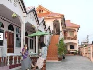 Sangthongrimkhong Hotel