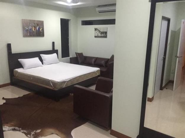 Sathiyas Luxury Bed & Breakfast Suites