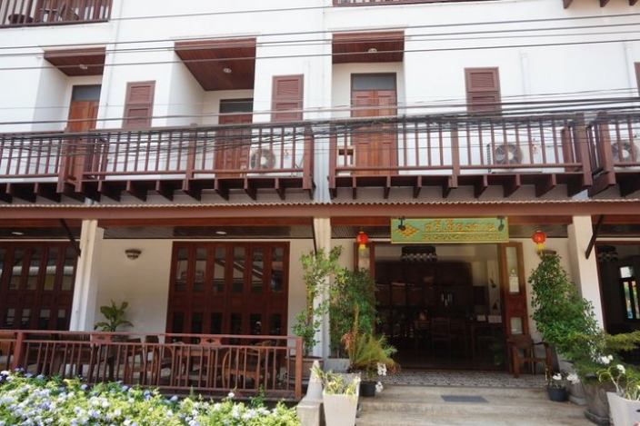 Sri Chiangkhan Hotel