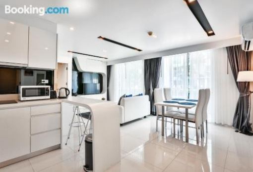 Superb two-bedroom apartment in the heart of Pattaya