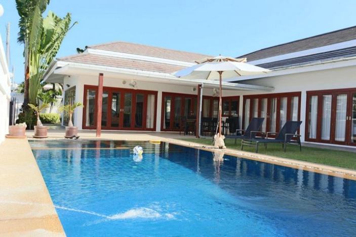 Thiva Pool Villa