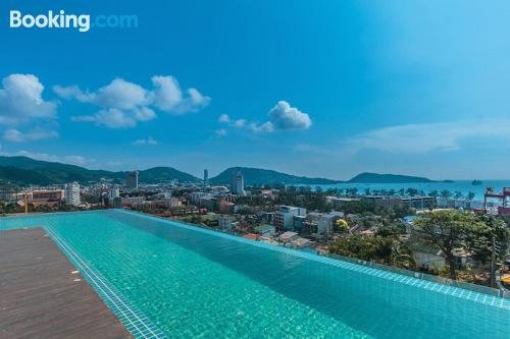 Top floor best view & infinity pool cond by Unity