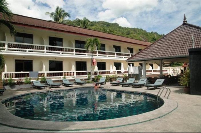 Tropical Palm Resort