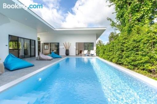 Villa Lotus 3 Bedrooms 500m From The Beach