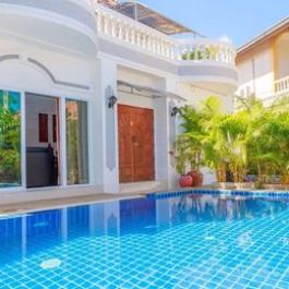 Baan Kanittha 6 Bedrooms Private Pool Villa