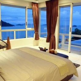 Breath taking 5 bed sea view villa