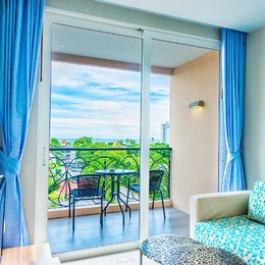 Executive Suite with Sea View 28747019
