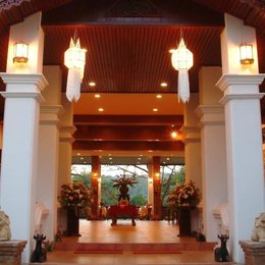 Golden Pai Suite Resort