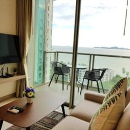 Luxury 1BR Riviera By Pattaya Holiday