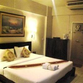 Nawarat Resort Serviced Apartment Hotel