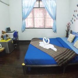 Norachan Guesthouse Female Only