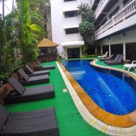 Pool View 2 bedroom apt in center of Patong Beach