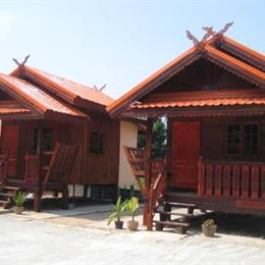Raveekan Resort