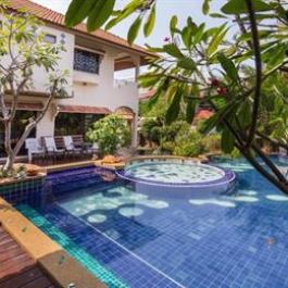Villa Jade with Large Swimming Pool