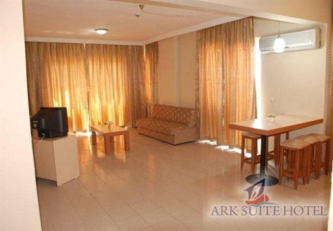 Ark Apart and Suite Hotel