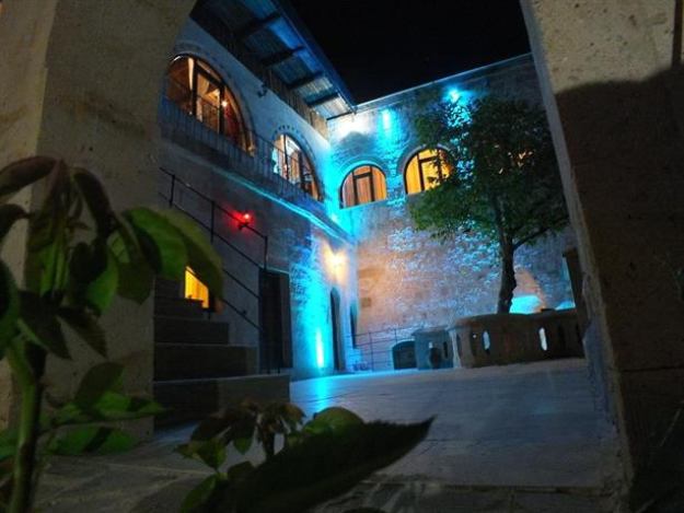 Dilek Tepesi Cave Hotel