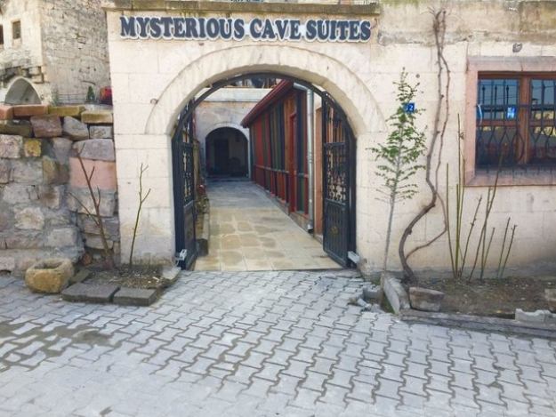 Mysterious Cave Suites