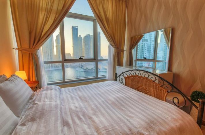 High End Sea View in Dubai Marina Balcony & Pool