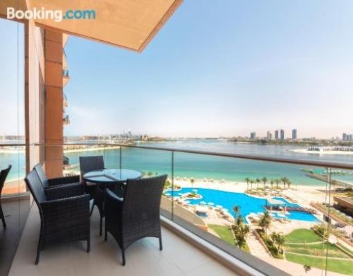 Maison Privee - Spacious Apt w/ Sea View on the Palm Jumeirah