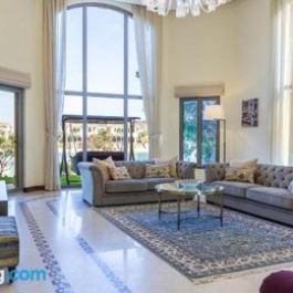 5 Bedroom Villa With Private Beach Pool In Palm Jumeirah By Deluxe Homes