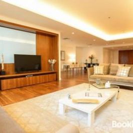 Yallarent Limestone house DIFC Luxurious and spacious 3BR