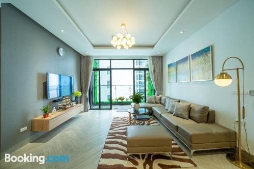 Entire Luxurious Condo in middle of Hanoi