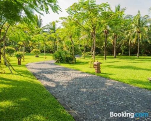 Furama Desirable villa in 5-star beach resort