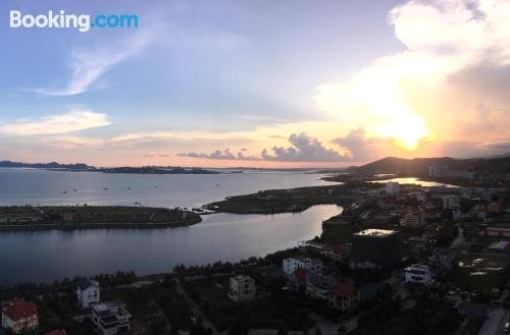 Halong seaview 3br apartment
