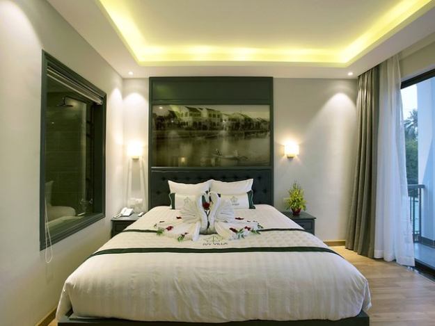 Ivy Villa One Suite with King Bed and Balcony 01