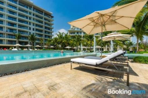 Lux Cozy 2BR Apartment at 5 Ocean Villa Resort