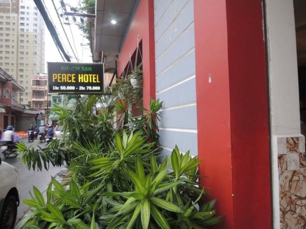 Peace Hotel Tan Binh