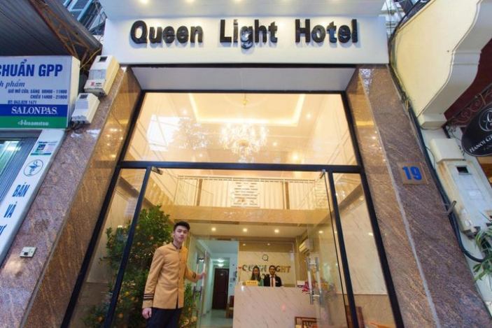 Queen Light Hotel