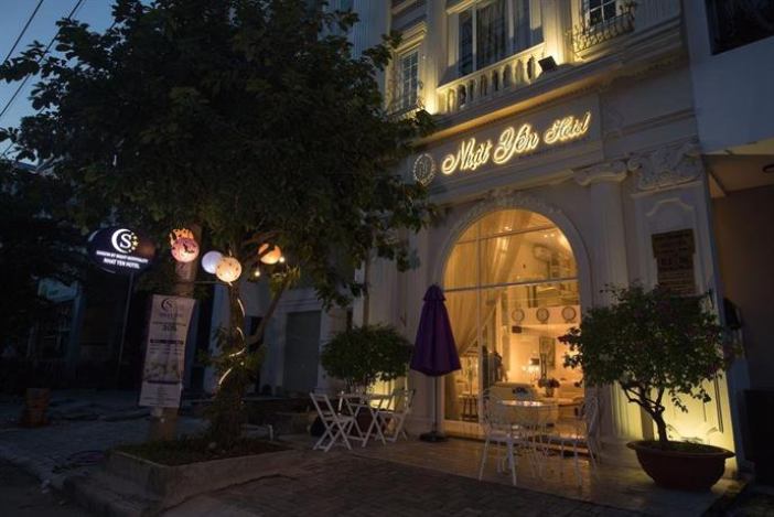 Saigon By Night Luxury Hotel
