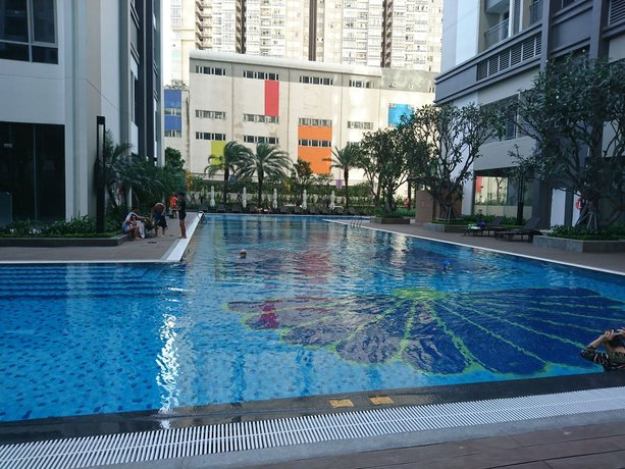 Smiley Vinhomes - Pool 2BR Condo with City View