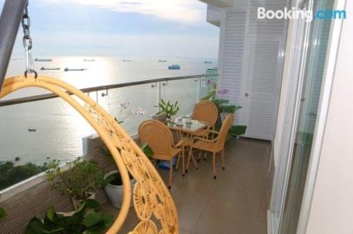 Thuy Tien Sea View Apartment - 1004