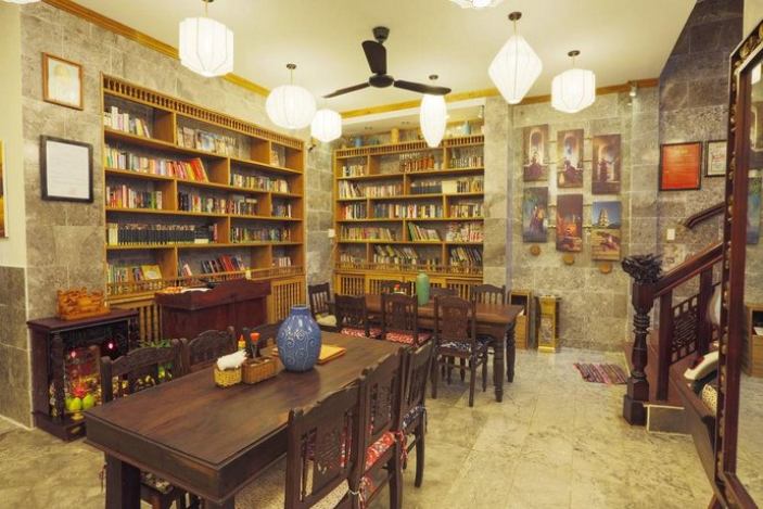 Vinh Hung Library Hotel