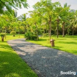 Furama Desirable villa in 5 star beach resort