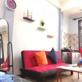 Homestay with balcony in the city centre